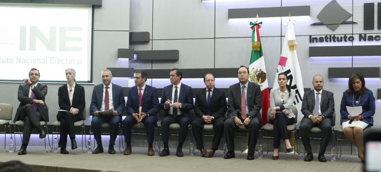 Consejeros Electorales en la Entrega de solicitud de Registro del Candidato a la Presidencia de la República de la Coalición “Juntos Haremos Historia”.