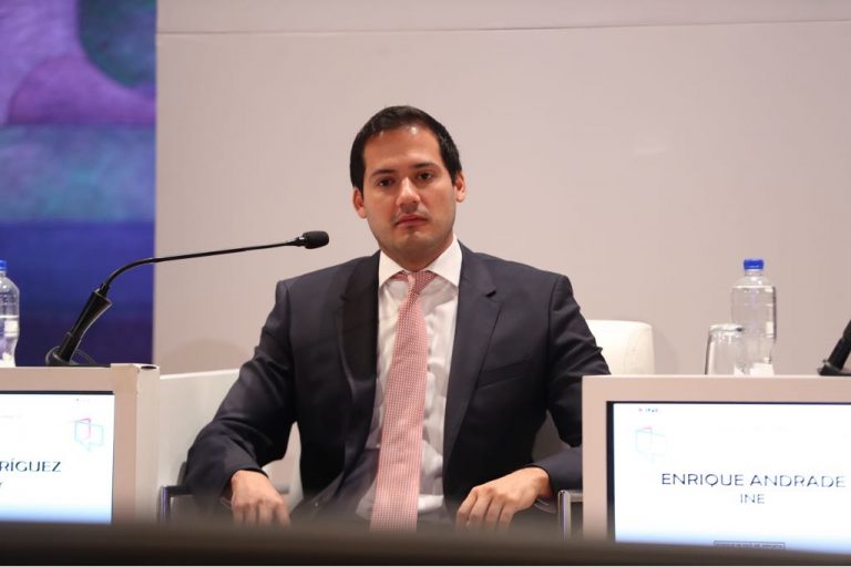 HUgo Rodríguez, Twitter