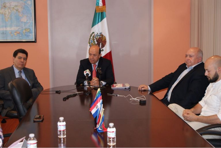 Enrique Andrade González, Consejero Electoral del INE, en entrevista con distintos medios de comunicación de los Ángeles.