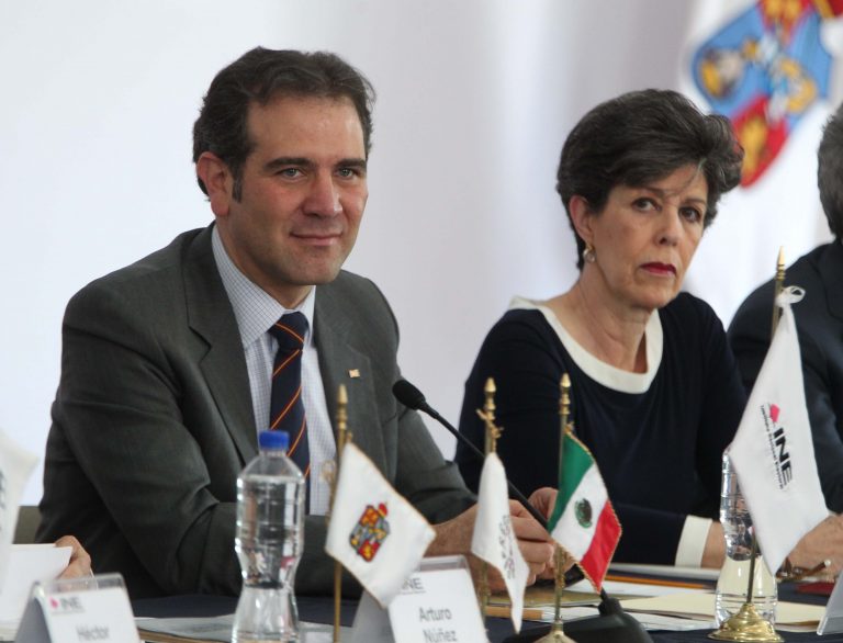 Lorenzo Córdova Vianello, consejero Presidente del INE y Janine Otalóra Malassis Magistrada Presidenta del TEPJF.