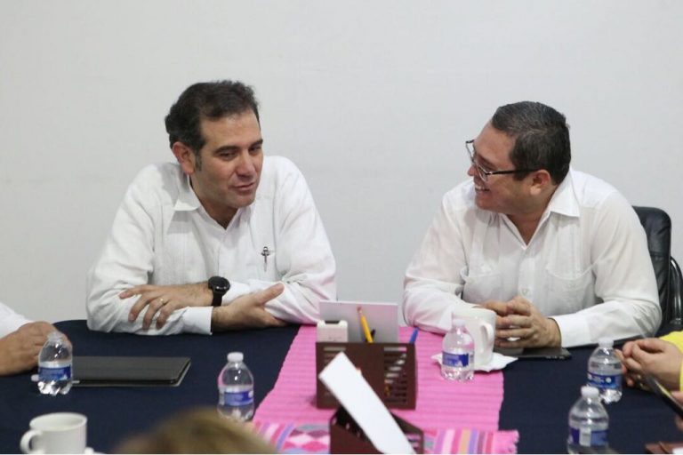 Lorenzo Córdova Vianello, Consejero Presidente del INE y  Oswaldo Chacon Rojas, Consejero Presidente del IEPC Chiapas.