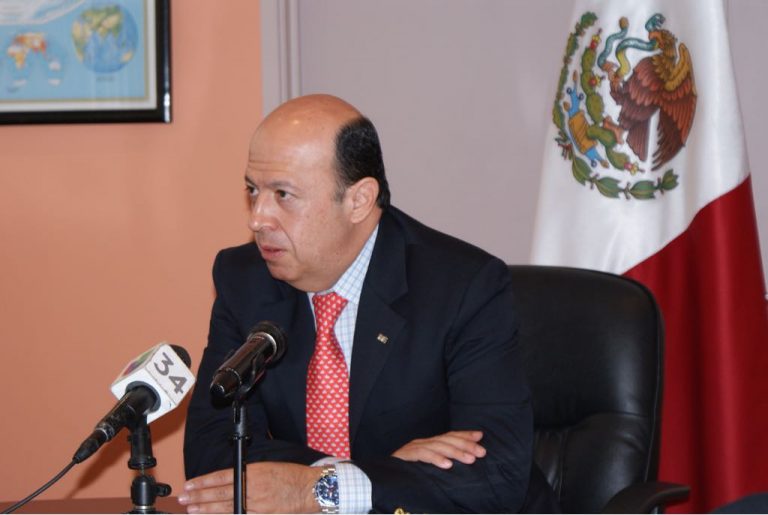 Enrique Andrade González, Consejero Electoral del INE, en entrevista con distintos medios de comunicación de los Ángeles.