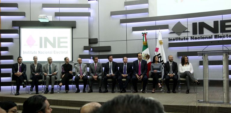 Consejeros Electorales en la Entrega de solicitud de Registro del Candidato a la Presidencia de la República de la Coalición “ Todos por México ”.