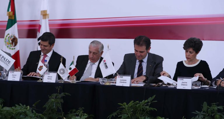 Firma de la  Declaración por la Democracia y la Legalidad para el Proceso Electoral  2018.