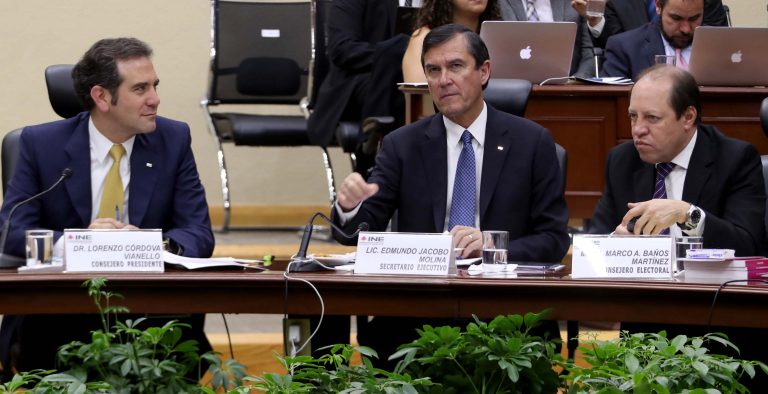 Consejero Presidente Lorenzo Córdova Vianello ,Secretario Ejecutivo Edmundo Jacobo Molina y Consejero Electoral Marco Antonio Baños Martínez