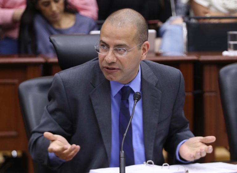 Consejero Electoral Roberto Ruiz Saldaña.