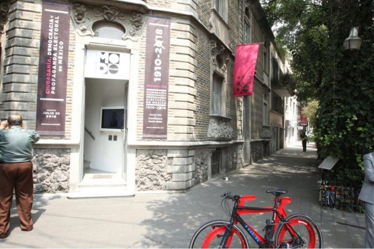 Parte de la exposición   “Ciudadanía, Democracia y Propaganda Electoral en México: 1910-2018”.