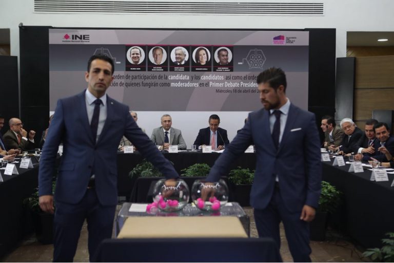 Sorteo del orden de participación de la candidata y los candidatos así como el orden de participación de quienes fungirán como moderadores en el Primer Debate Presidencial.