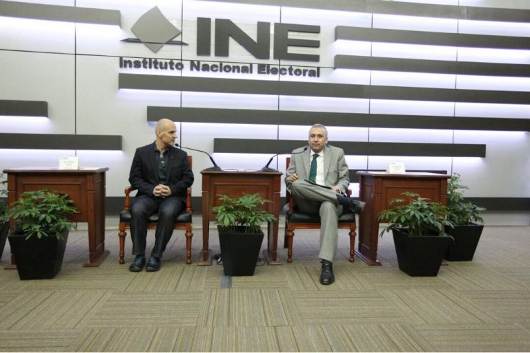 nibal Pérez Liñan Catedrático de la Universidad de Pittsburgh y Benito Nacif Hernández Consejero Electoral en la  Conferencia  Magistral Estacional Primavera 2018 ¿Puede sobrevivir nuestra democracia?.