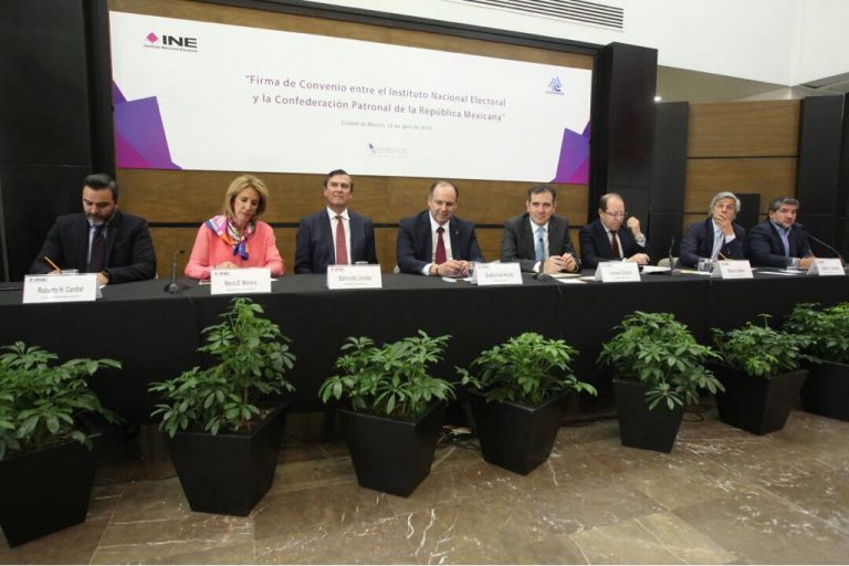 Firma de Convenio de colaboración INE-COPARMEX.