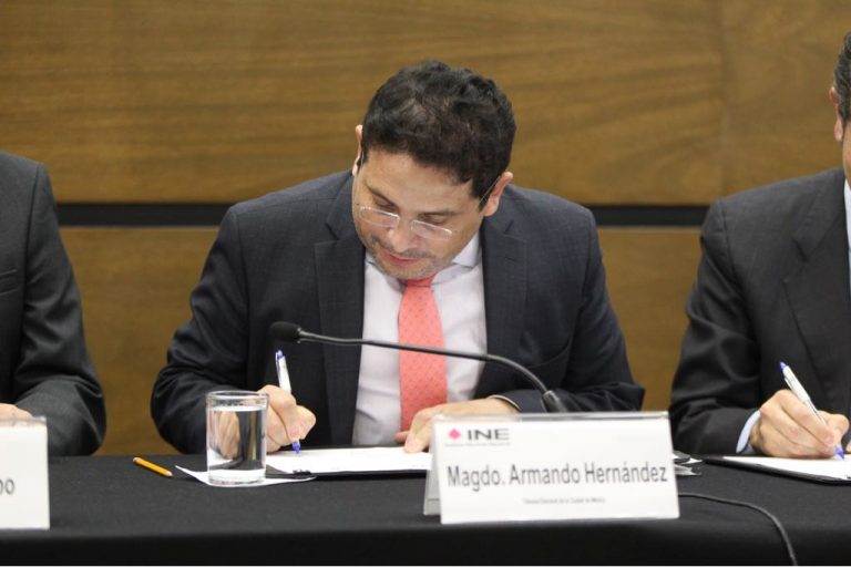 Armado Hernández Magistrado del TECDMX.