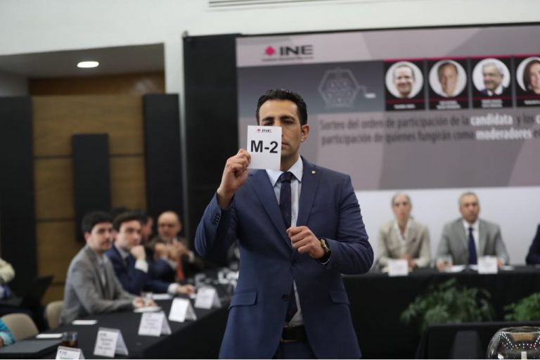 Sorteo del orden de participación de la candidata y los candidatos así como el orden de participación de quienes fungirán como moderadores en el Primer Debate Presidencial.