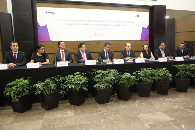 Firma de convenio TECDMX-INE