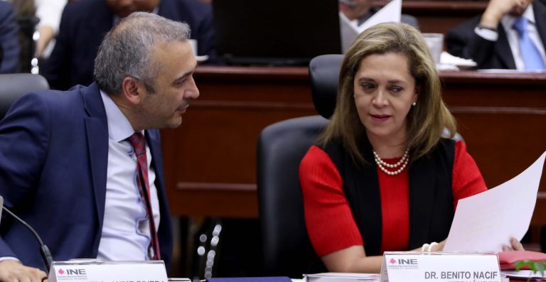 Consejeros Electorales Benito Nacif y Adriana Favela Herrera