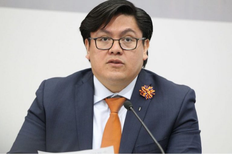 Bogart Cristobal Montiel Reyna, Director Ejecutivo de Administración.