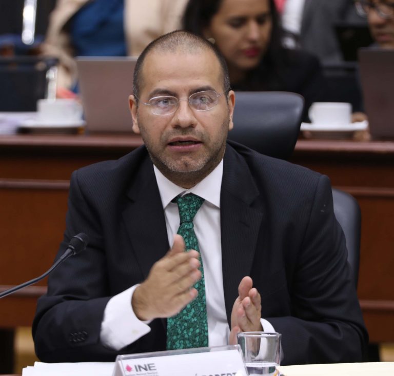 Roberto Ruíz Saldaña, Consejero Electoral.