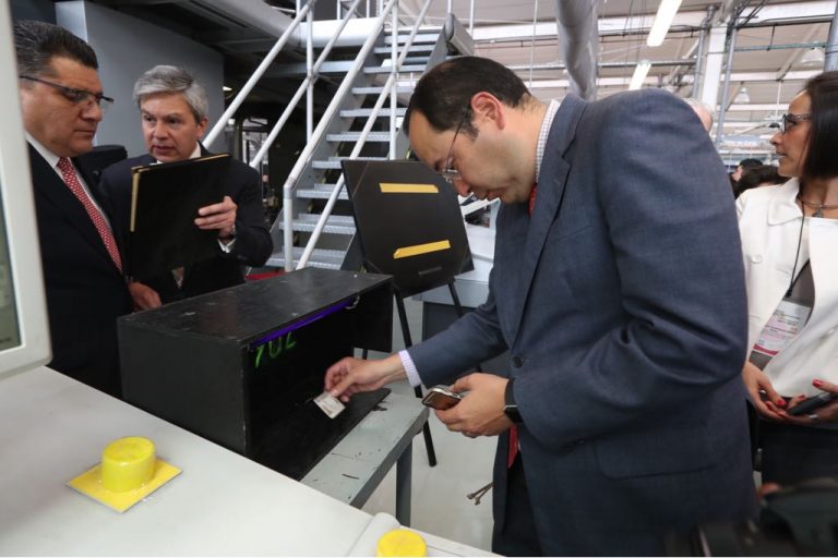 Ciro Murayama Rendón Consejero Electoral en el   Inicio de Producción de boletas para la elección presidencial del Proceso Electoral 2017-2018.