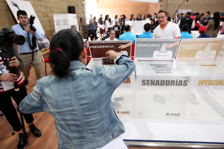 Segunda Jornada para un Ejercicio Efectivo del Voto de Personas con Discapacidad Intelectual CONFE - INE.