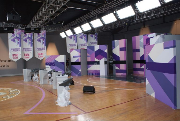 Recorrido con medios de comunicación por las instalaciones sede del Segundo Debate Presidencial en la Universidad de Baja California.