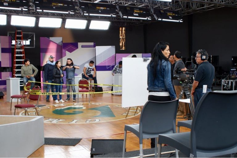 Preparativos en la Universidad Autónoma de Baja California para el 
Segundo Debate Presidencial.