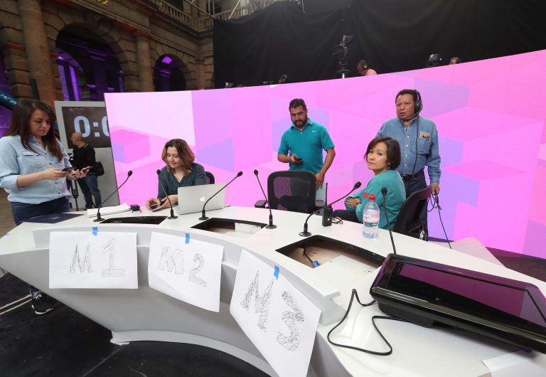 Preparativos para el Primer Debate Presidencial, utilizado el domingo 22 de abril de 2018.