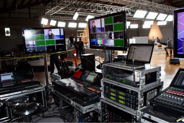 Preparativos en la Universidad Autónoma de Baja California para el 
Segundo Debate Presidencial.