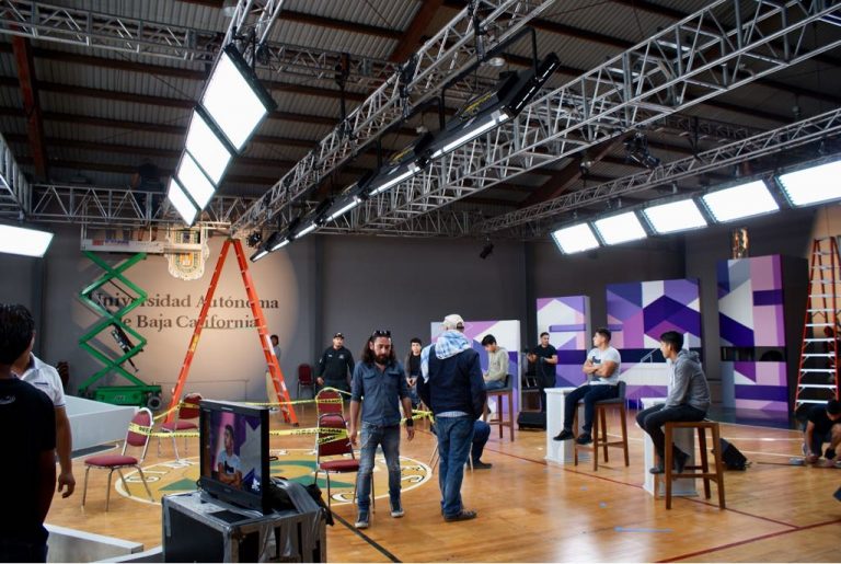 Preparativos en la Universidad Autónoma de Baja California para el 
Segundo Debate Presidencial.