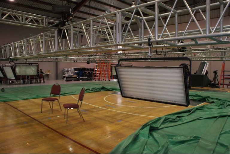Preparativos en la Universidad Autónoma de Baja California para el 
Segundo Debate Presidencial.