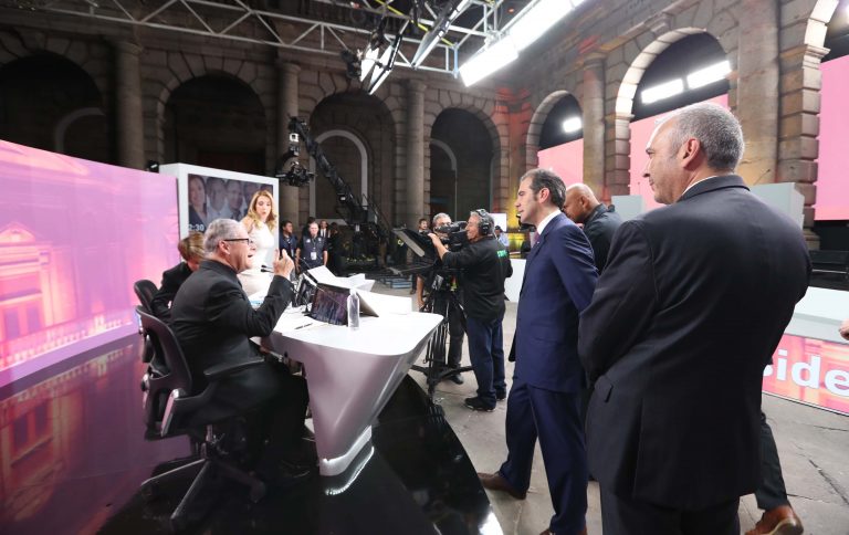 Preparativos para el Primer Debate Presidencial, utilizado el domingo 22 de abril de 2018.
