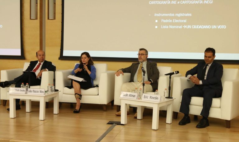 Clausura Seminario Internacional de Distracción Electoral .