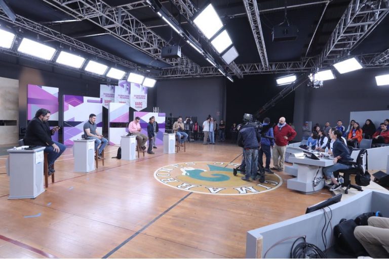 Segundo día de preparativos en la Universidad Autónoma de Baja California para el Segundo Debate Presidencial.