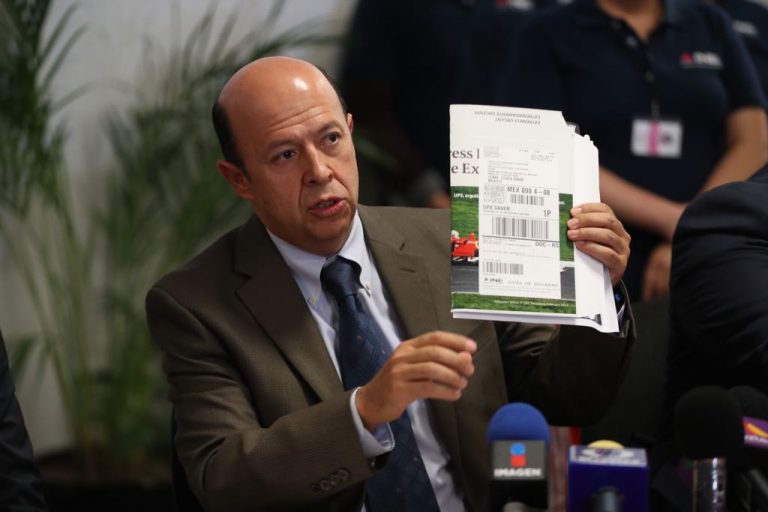 Enrique Andrade, Consejero Electoral y Presidente de la comisión Temporal del Voto de los Mexicanos Residentes en el Extranjero.