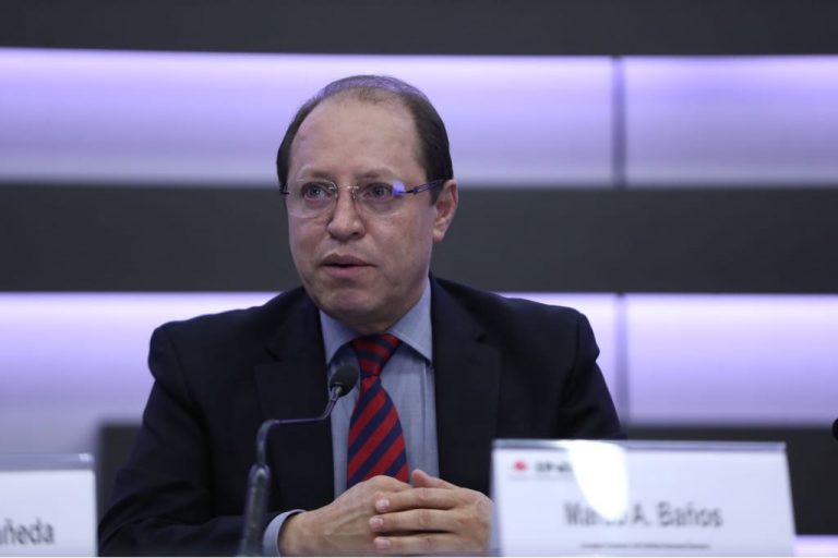 Marco Antonio Baños Martínez, Consejero Electoral en la Presentación de la Iniciativa Voto Informado.