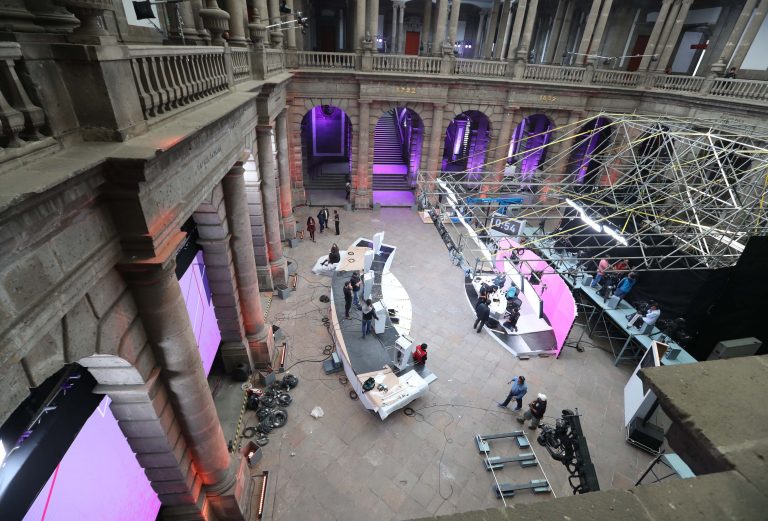 Preparativos para el Primer Debate Presidencial, utilizado el domingo 22 de abril de 2018.