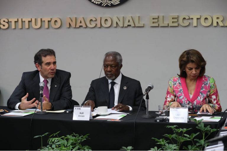 Lorenzo Córdova Vianello Consejero Presidente del INE,  Kofi Annan Ex-Secretario de la ONU y Laura Chinchilla Ex- Presidenta de Costa Rica.