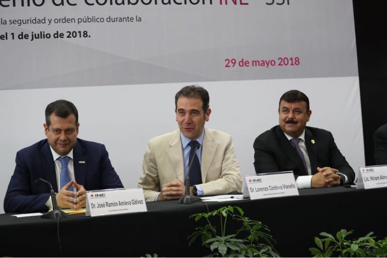 José Ramón Amieva Gálvez, Jefe de Gobierno de la Ciudad de México,  Lorenzo Córdova Vianello, Consejero Presidente del INE e Hiram Almeida Estrada, Secretario de Seguridad Pública de la Ciudad de México.