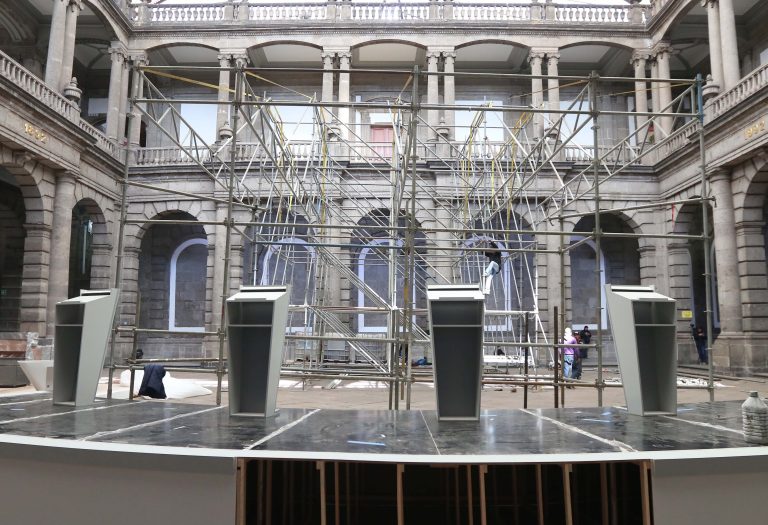 Preparativos para el Primer Debate Presidencial, utilizado el domingo 22 de abril de 2018.