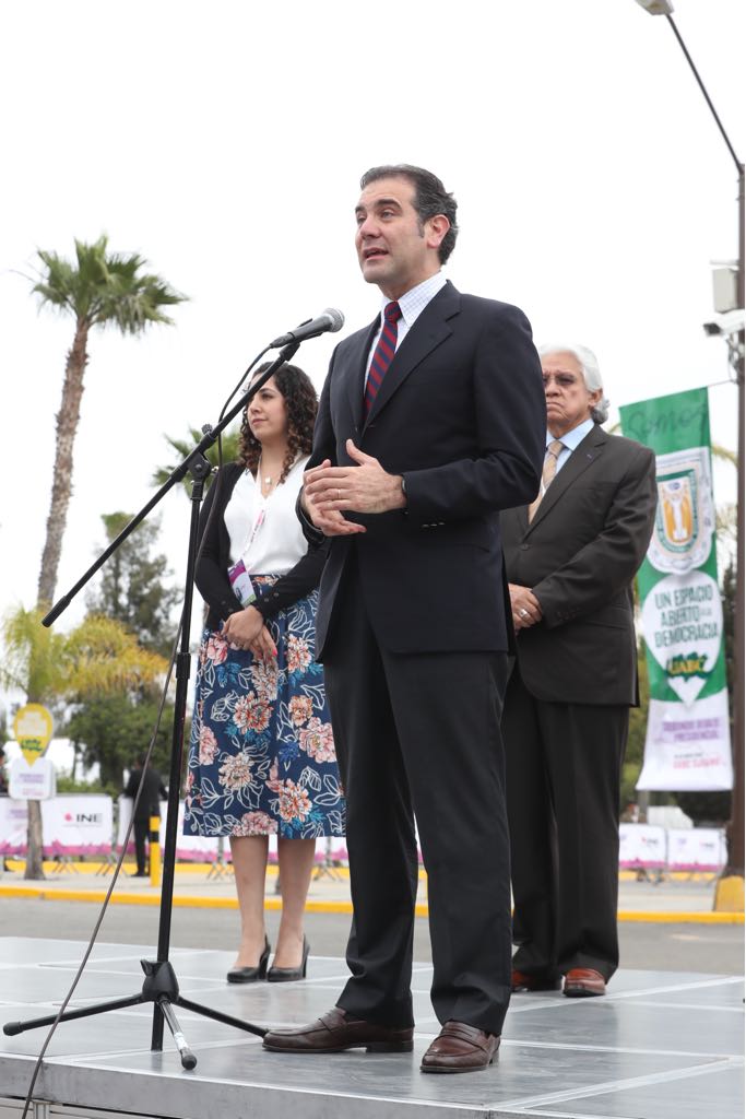 Sorteo orden de moderadores.