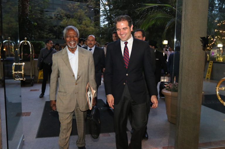Reunión  Lorenzo Córdova Vianello, Consejero Presidente del INE y Koffi Annan Ex-Secretario de la ONU.