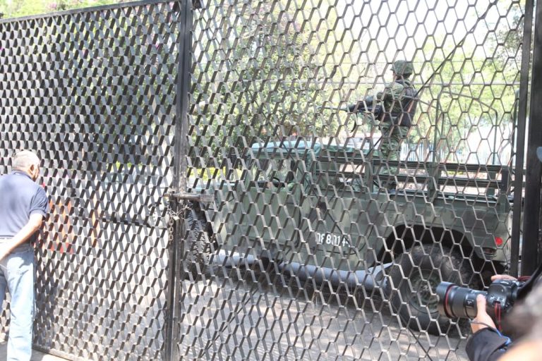 Integración y envío del paquete electoral postal del Voto de los Mexicanos Residentes en el Extranjero.