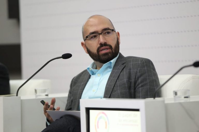 Claudio Flores lexia.