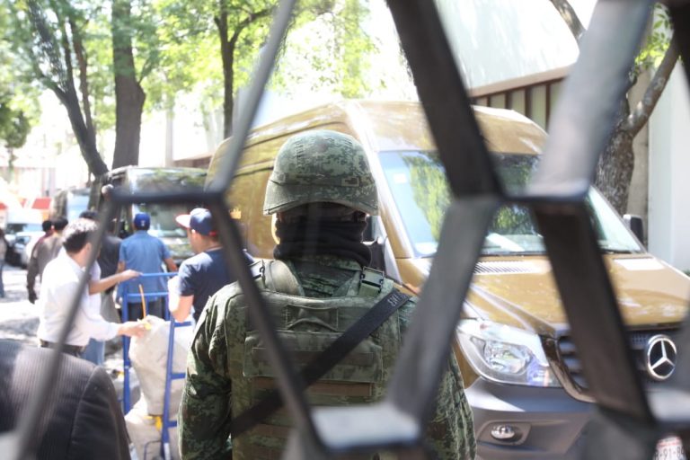 Integración y envío del paquete electoral postal del Voto de los Mexicanos Residentes en el Extranjero.