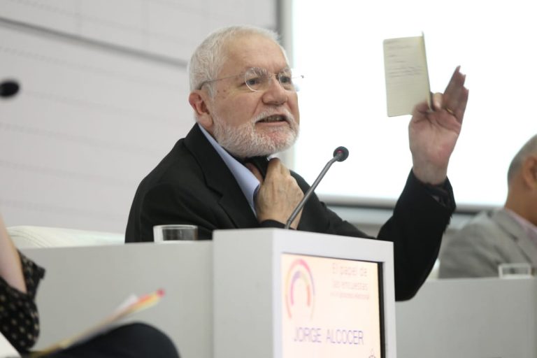 Jorge Alcocer Voz y Voto.