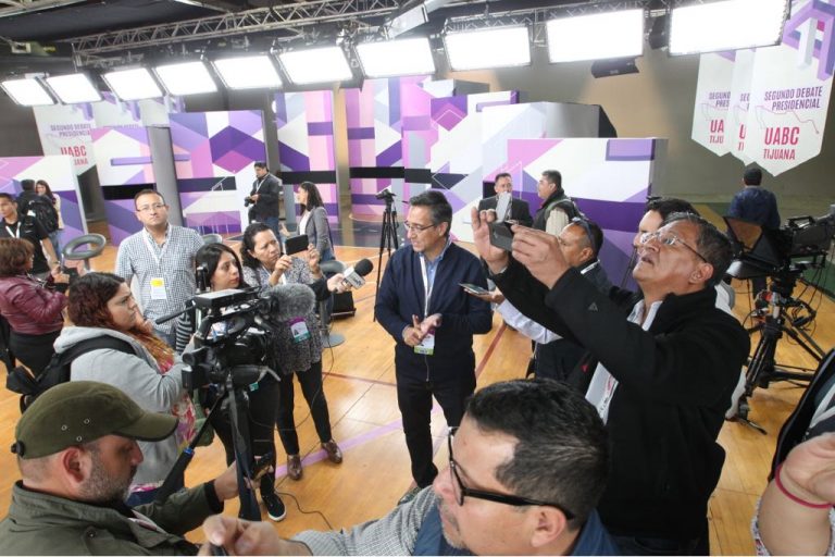 Recorrido con medios de comunicación por las instalaciones sede del Segundo Debate Presidencial en la Universidad de Baja California.