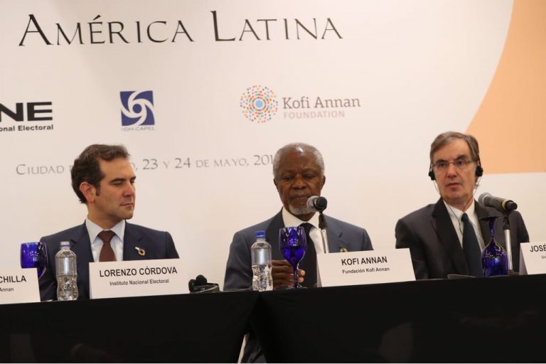 Lorenzo Córdova, Kofi Annan y José Woldenberg