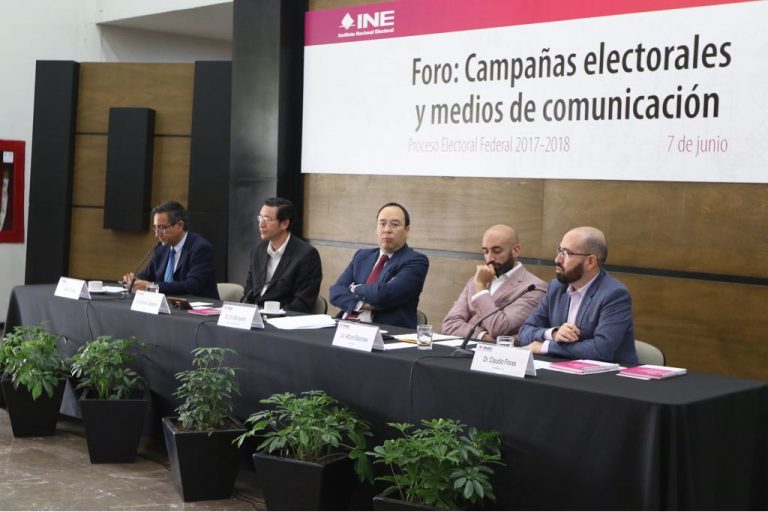 Mesa 2.- Espacios digitales y elecciones.