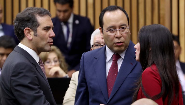 De izq. a der. Consejero Presidente Lorenzo Córdova, Consejera Electoral Dania Paola Ravel y Consejero Electoral Ciro Murayama.