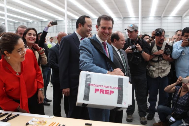 Recorrido por la Bodega Central de Organización Electoral.