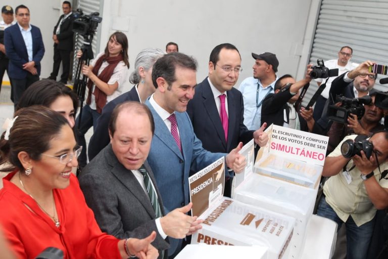 Recorrido por la Bodega Central de Organización Electoral.
