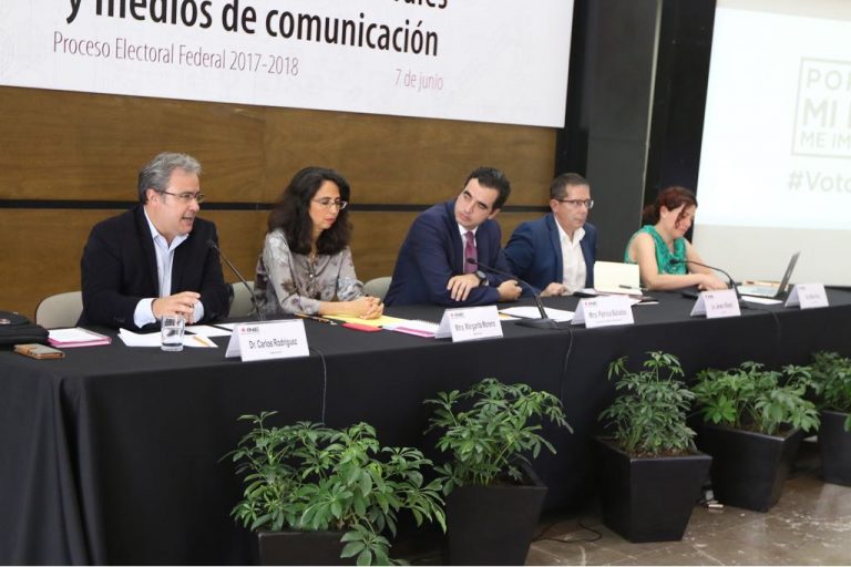 Mesa 3: Futuro de la Comunicación político-electoral y mecanismos de monitoreo.